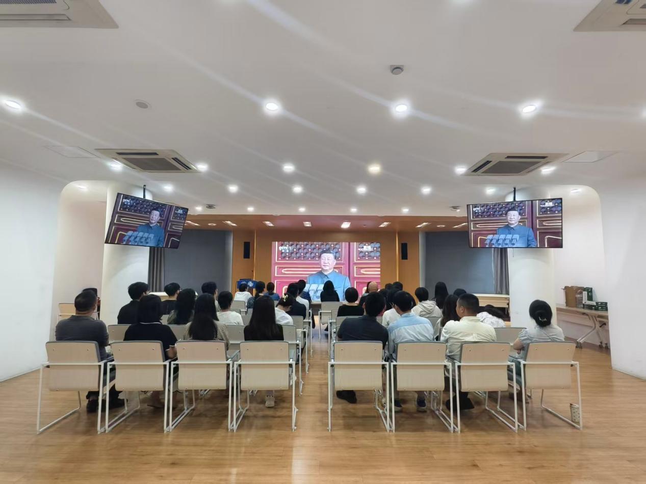 c2b051f25a8a41ce48b646b6b32a1b82